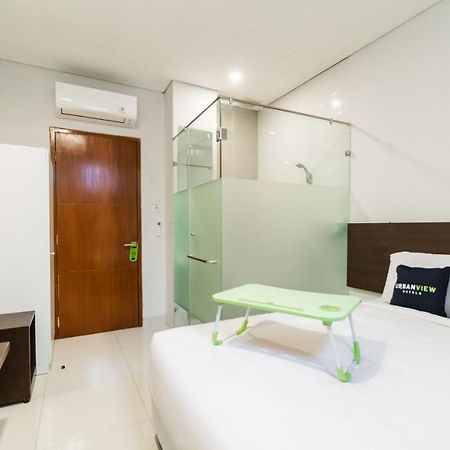 Urbanview Hotel Casa Kota Mangga Besar Джакарта Экстерьер фото