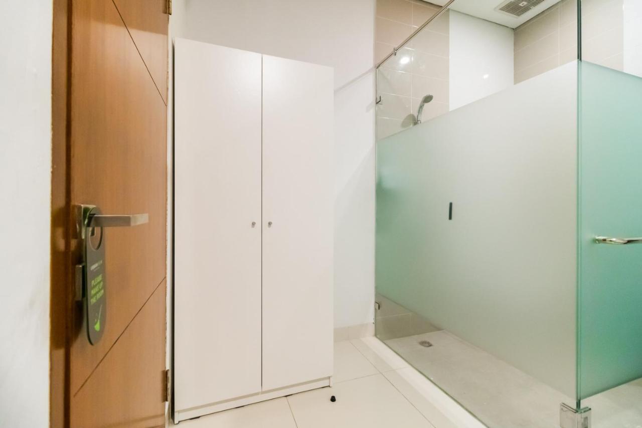 Urbanview Hotel Casa Kota Mangga Besar Джакарта Экстерьер фото