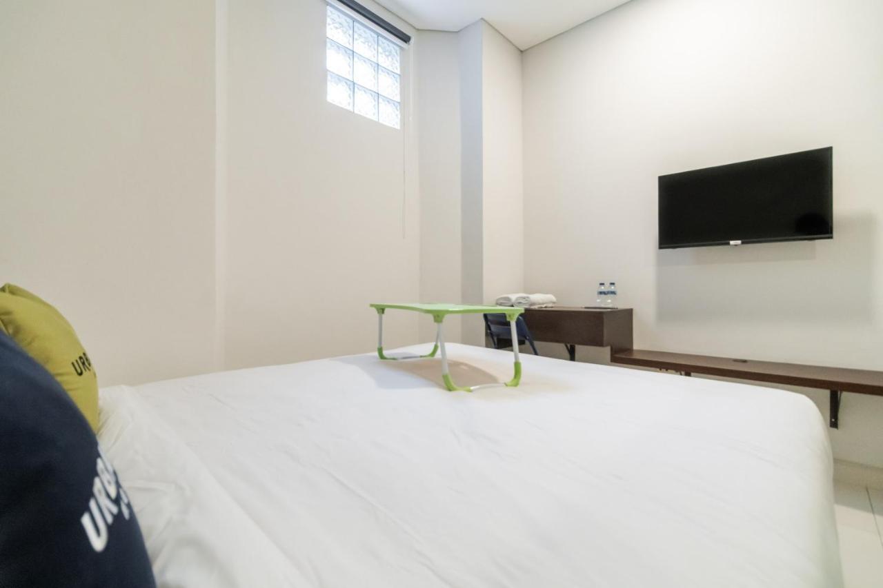 Urbanview Hotel Casa Kota Mangga Besar Джакарта Экстерьер фото