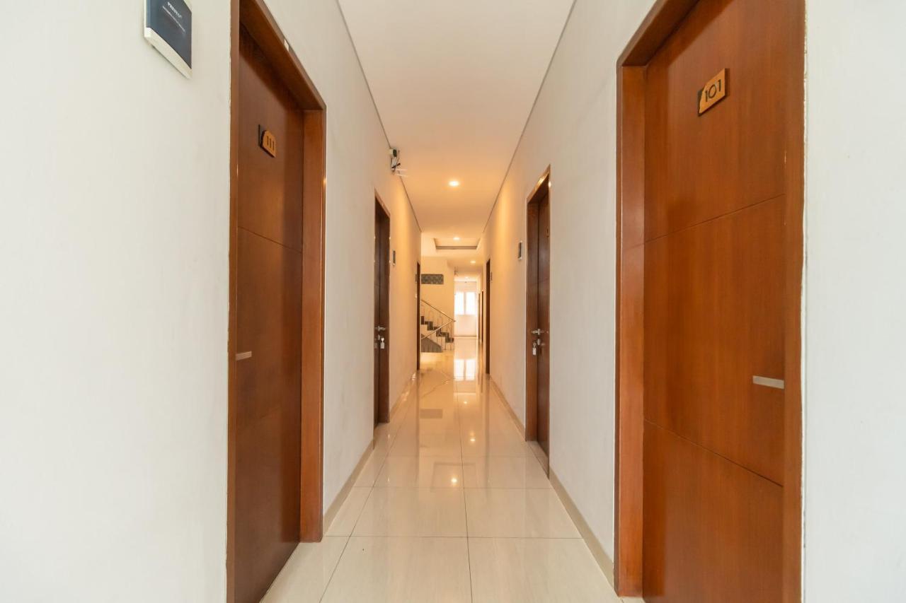 Urbanview Hotel Casa Kota Mangga Besar Джакарта Экстерьер фото