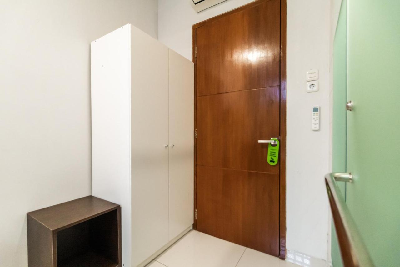 Urbanview Hotel Casa Kota Mangga Besar Джакарта Экстерьер фото