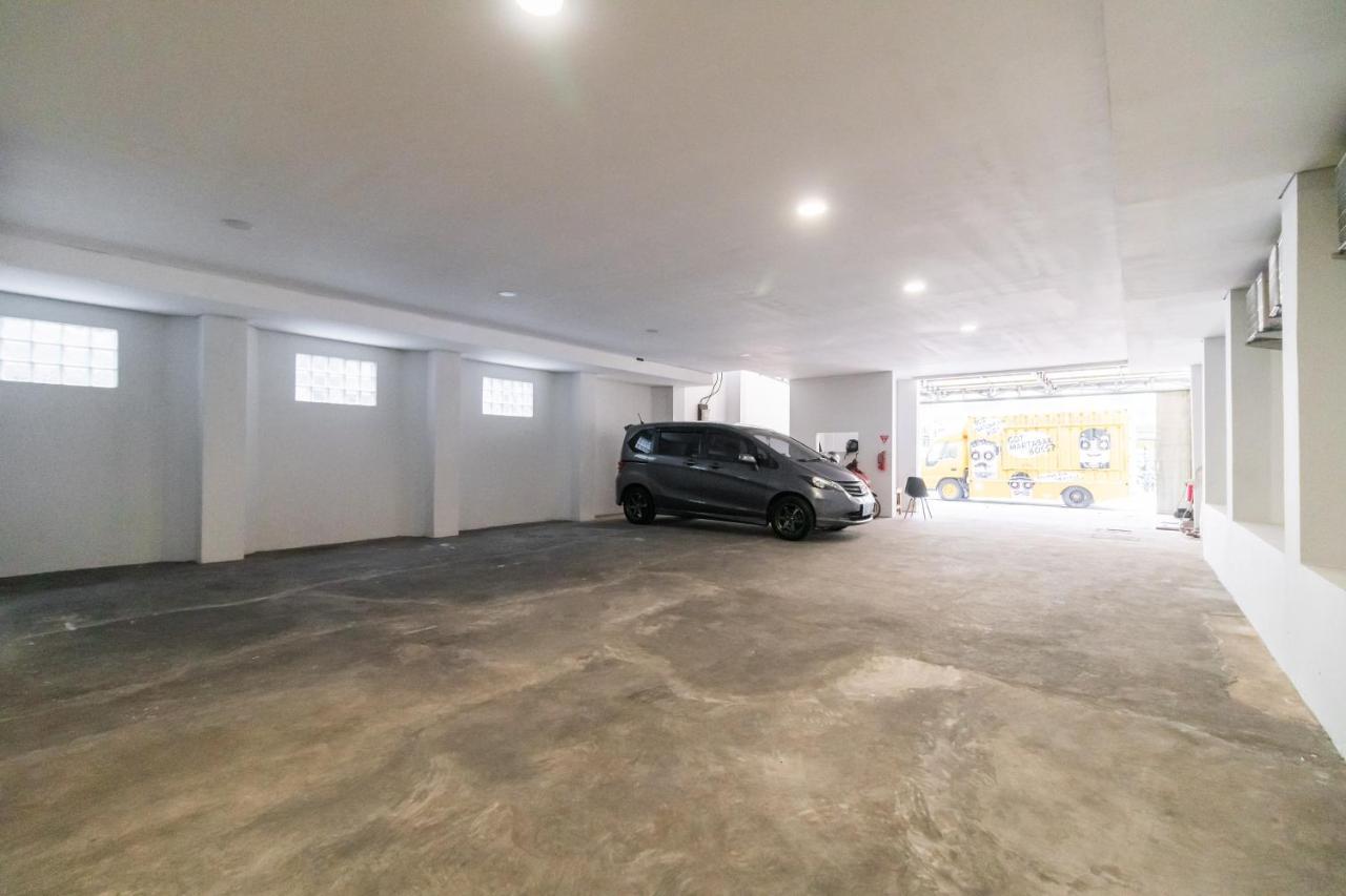 Urbanview Hotel Casa Kota Mangga Besar Джакарта Экстерьер фото